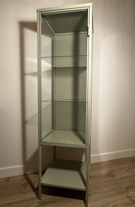 Rudsta IKEA witrynka