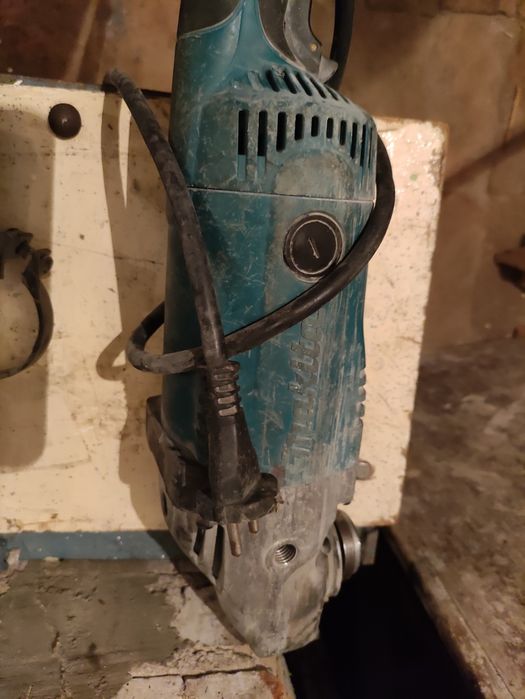 Болгарка 230 Makita GA9020 2010