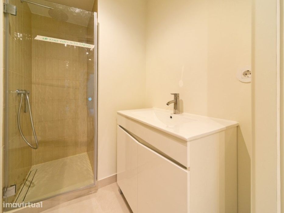 Apartamento T4 na Rua do Telhal