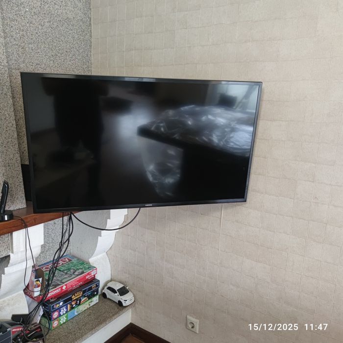 TV Samsung Smart 4k Crystal UHD + suporte parede