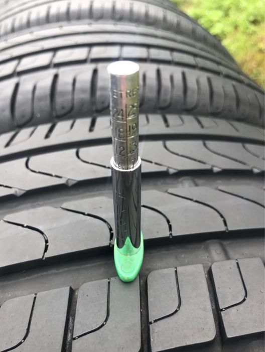 Pirelli шини 255/45 R20 майже нові