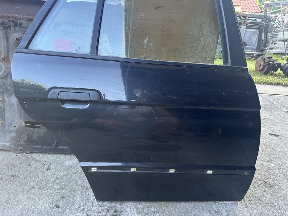 Tylne drzwi bmw e34 kombi