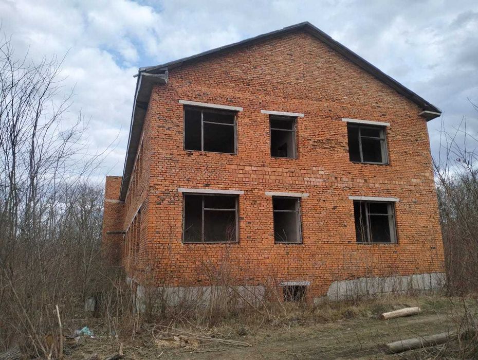 Нежитлове приміщення, адміністративний будинок