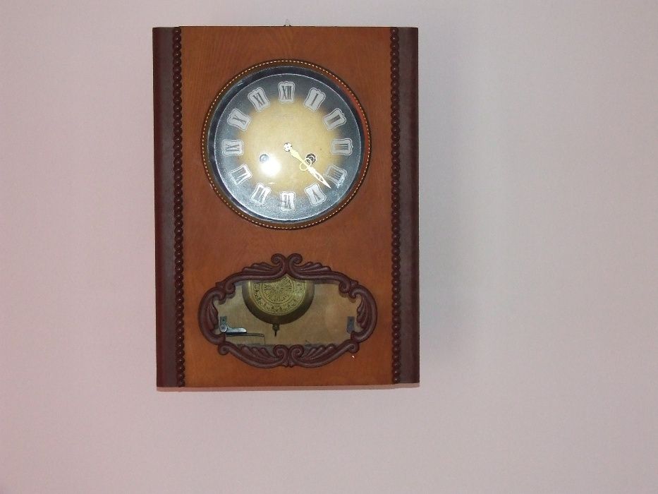 Stary zegar ścienny