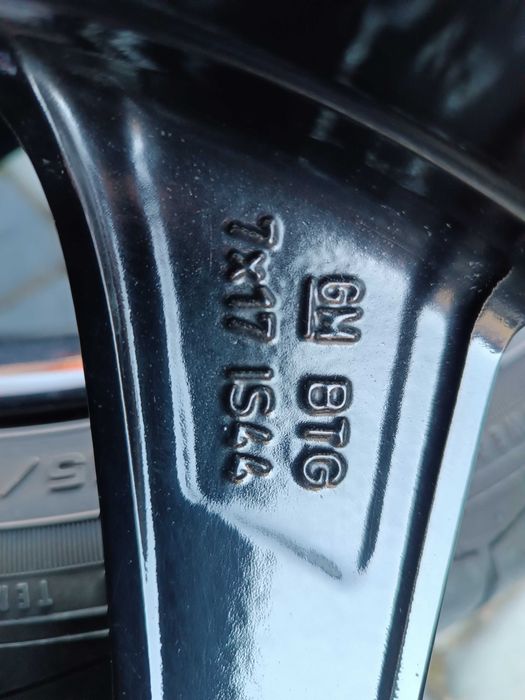 piękne felgi z oponami letnimi