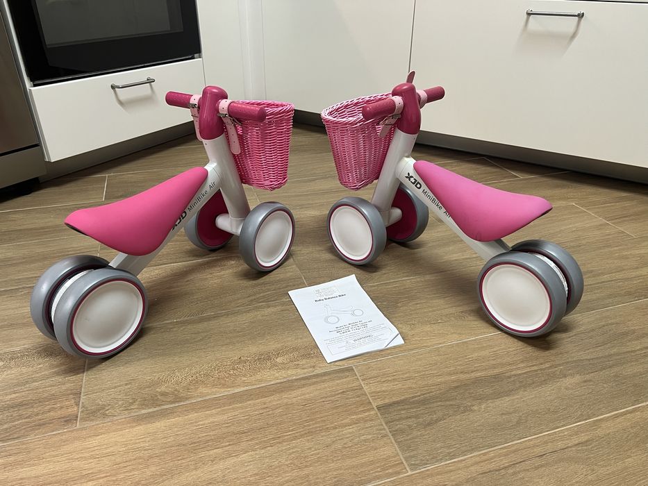 Bicicleta sem pedais  com cesto rosa extra incluído
