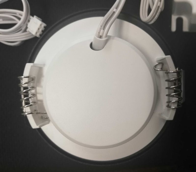 EGLO FUEVA-Z, trzy lampy do zabudowy wpuszczane pracjące z Philips Hue