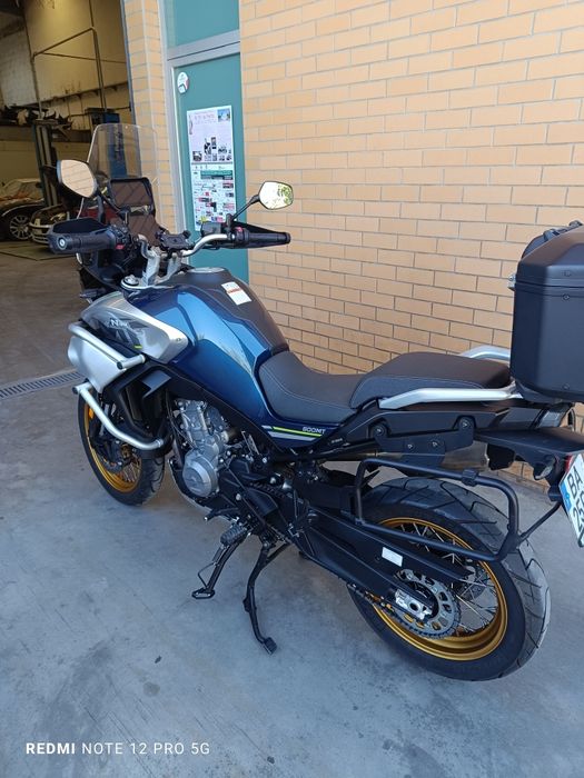 Cf moto impecável