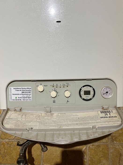 Caldeira Ferroli Domina F 24 E – Aquecimento Central e Águas Quentes Sanitárias – 24 kW Preço: 150 €