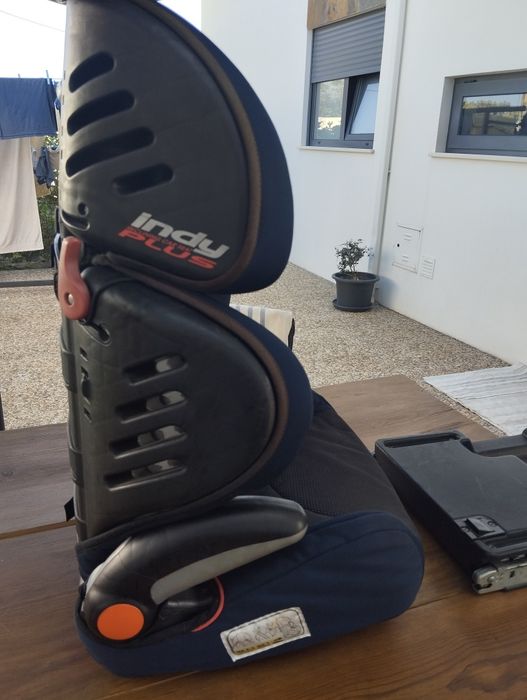 Cadeira auto para criança marca Indy plus