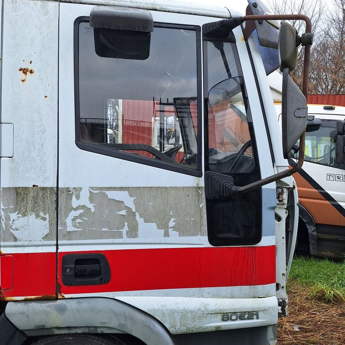 Drzwi prawe Iveco Eurocargo 80e21 do poprawek kompletne