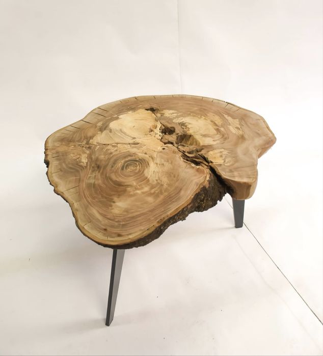 Mesa de tronco de cerejeira