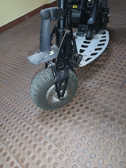 Trotinete a gasolina motor a cima dos 65cc