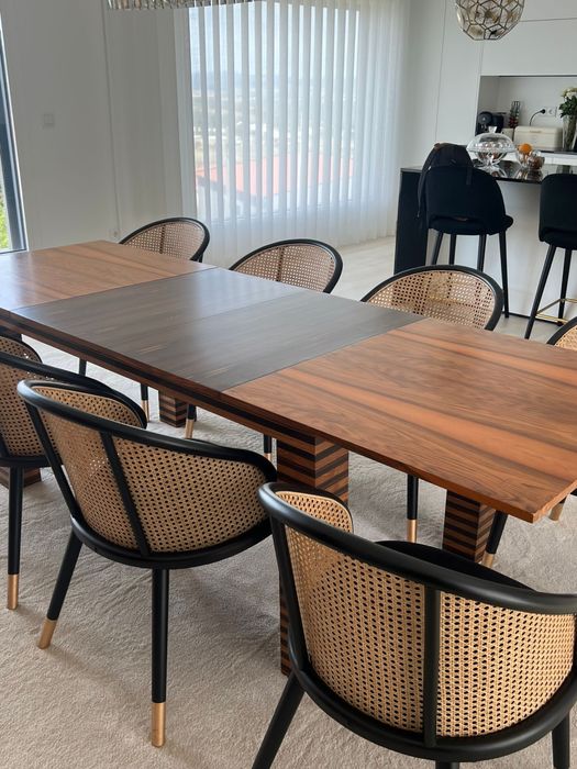 Mesa de jantar e aparador moderno