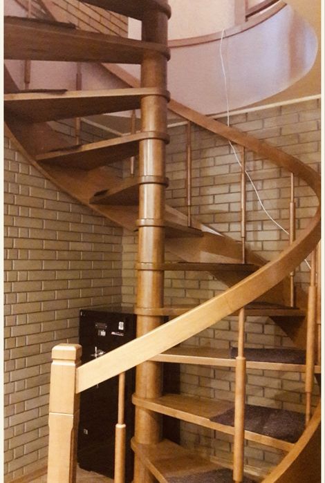 Дом в 602 м-не Салтовки. Новой постройки.180 м2.Старт-152000$. Торг