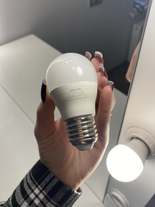 Стіл для візажиста, туалетнмй столик