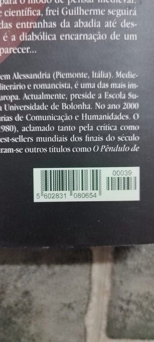 livro "O Nome da Rosa" de Umberto Eco