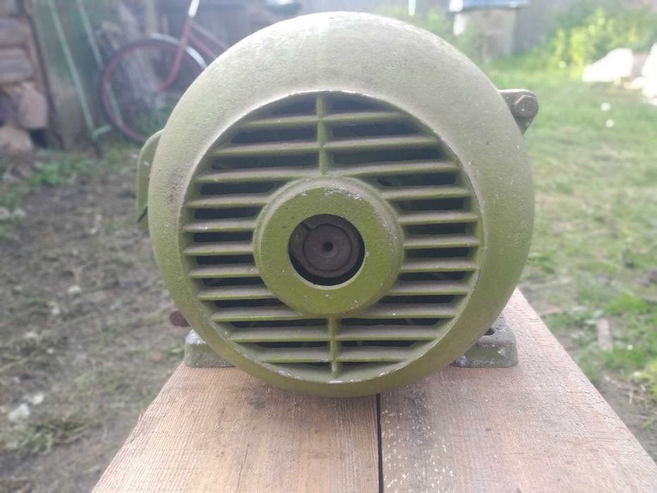 Електромотор А042-4 Электродвигатель 2.8 квт. 1500 об.