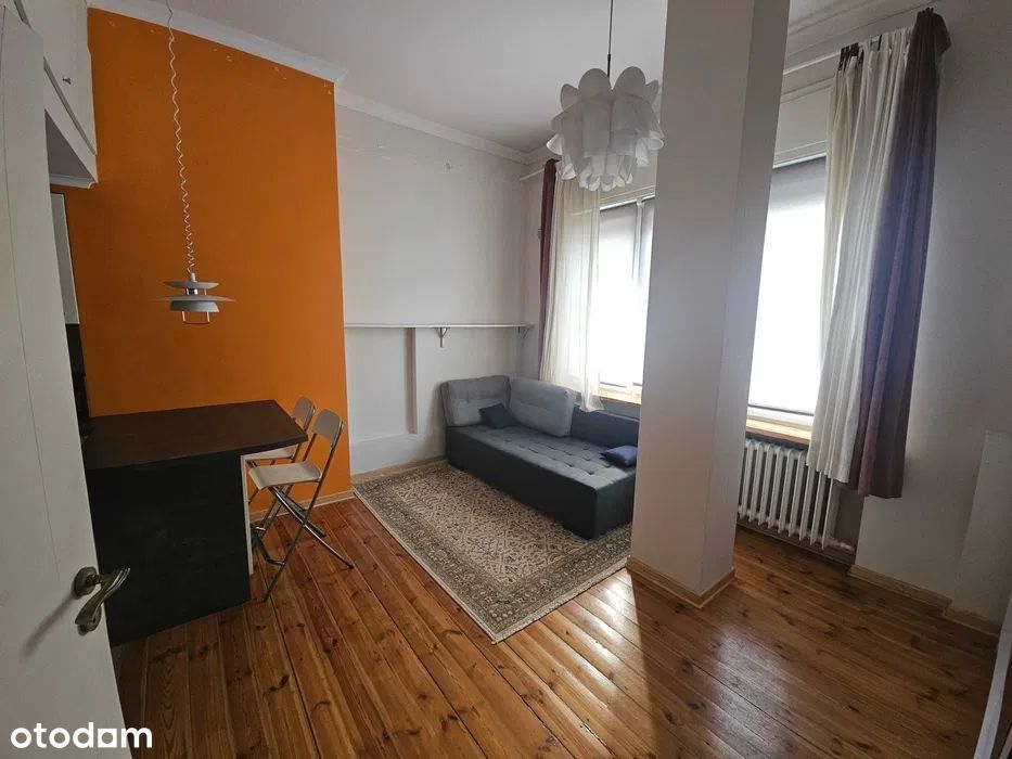 urocza kawalerka dla singla