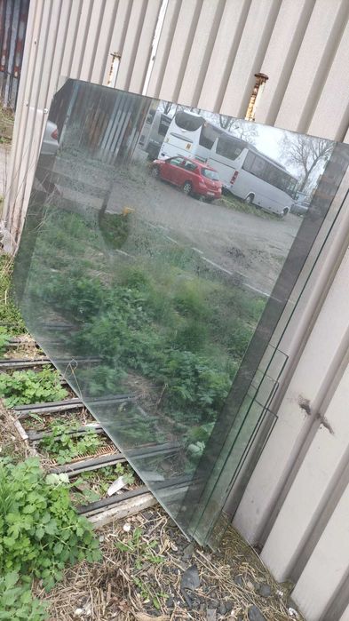 Szyby wraz ze stojakiem.