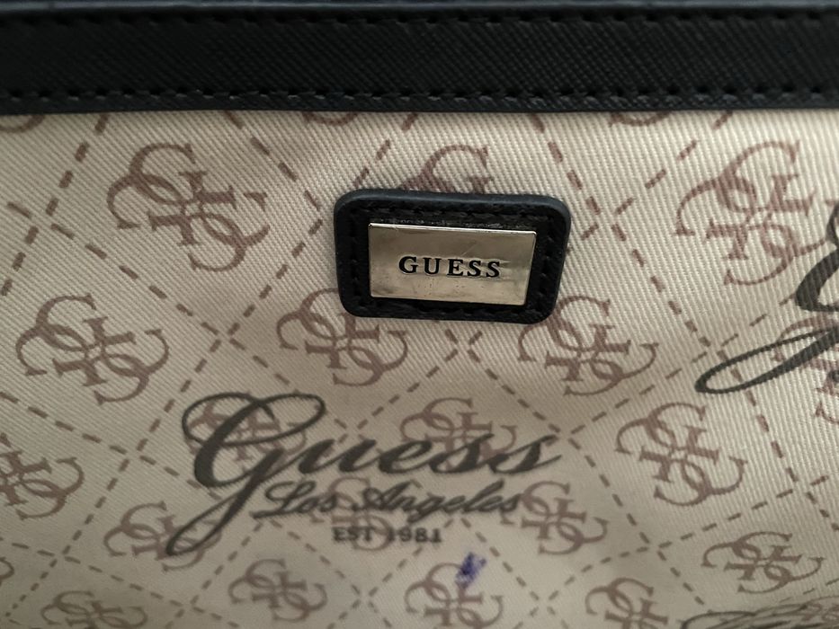 Продаю сумку Guess