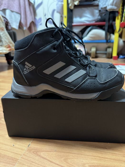 Ботинки демисезонные adidas, размер 36,5