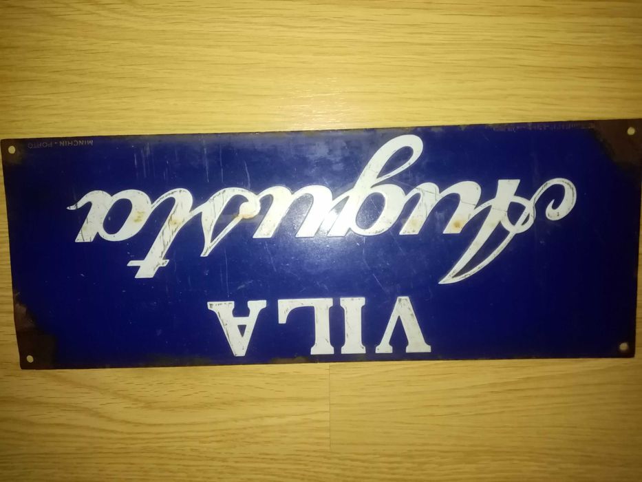 Placa esmaltada antiga em bom estado