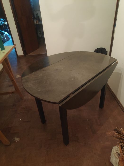 Mesa de madeira maciça desdobrável