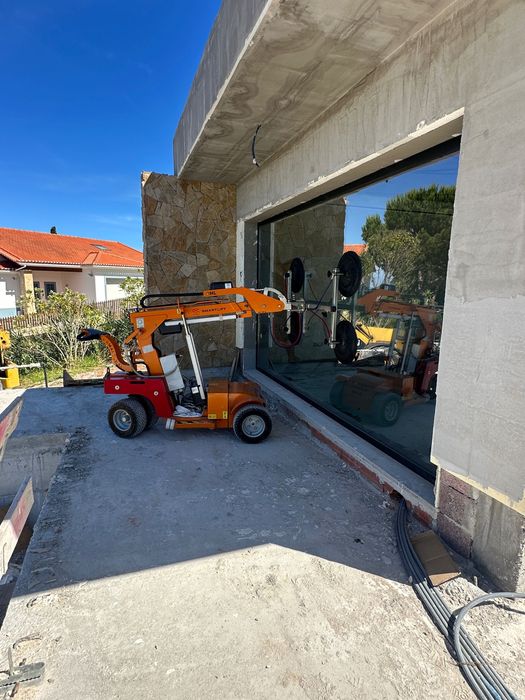 Serviço MiniGrua e Robôs de Vidro