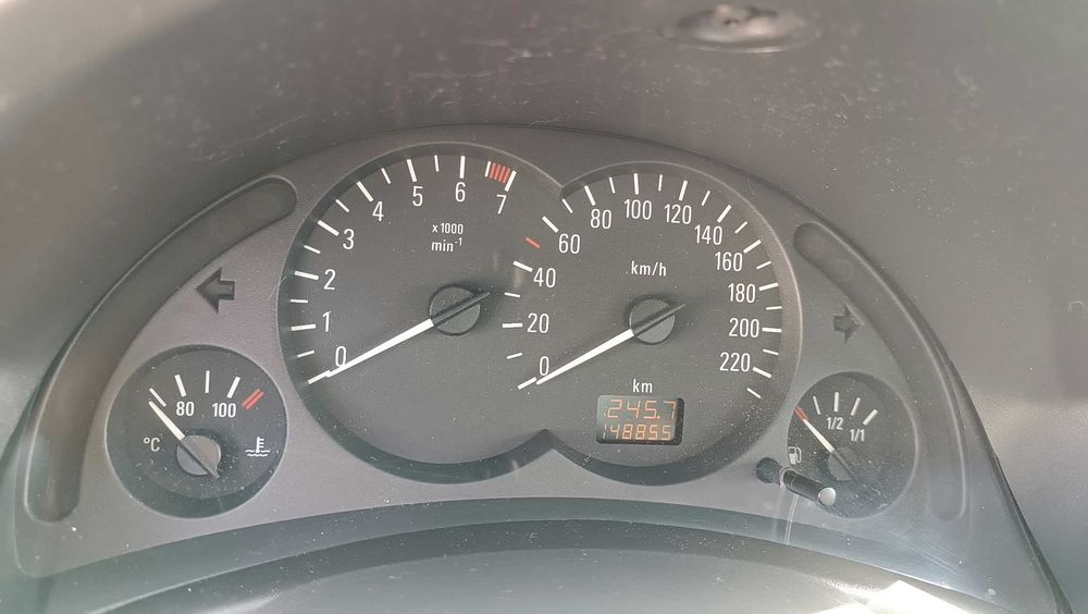 Opel Corsa 1.2 Comfort 2002 – 5 portas – 148 mil km – Gasolina — photo 5