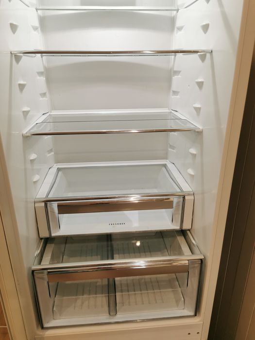 Szuflada podwieszana z pokrywą chłodziarki AEG