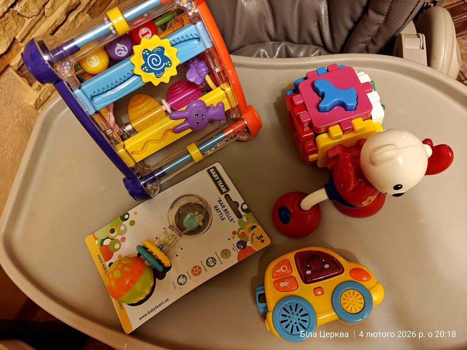 Іграшки для малюків