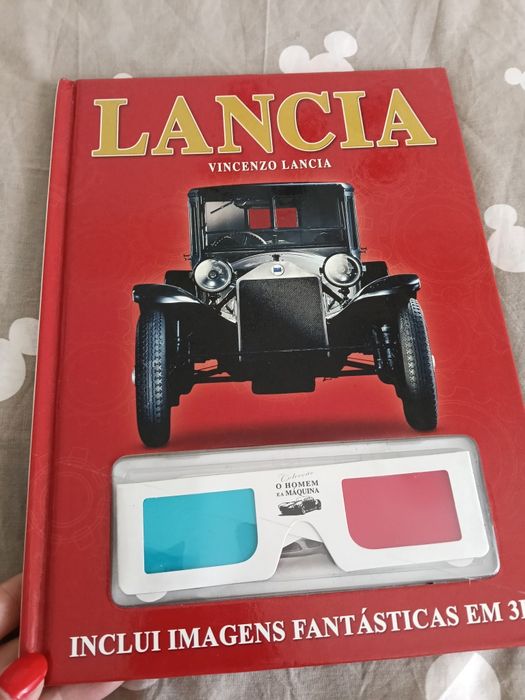 Livro Lancia e óculos