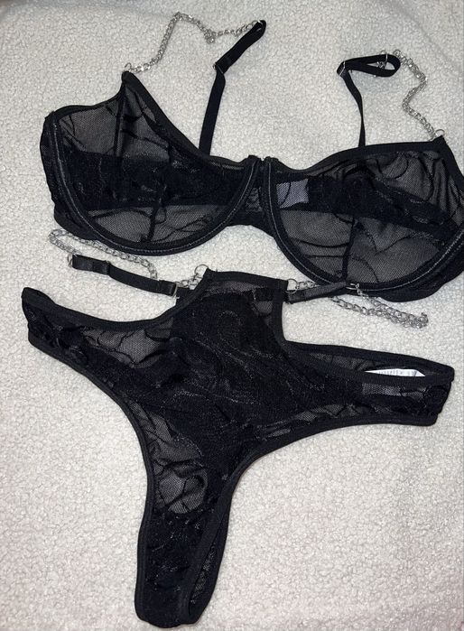 Комплект з акцентом на таліі