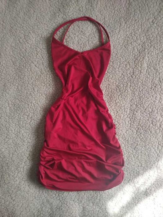 Krótka sukienka odkryte plecy imprezowa marszczona sexy bodycon