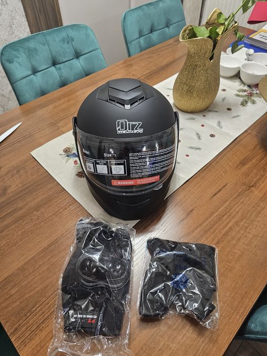 Kask szczekowy  HELMETS  plus relawica oraz kominiarke