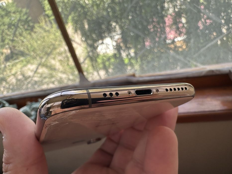 Продам Iphone xs 64 gb