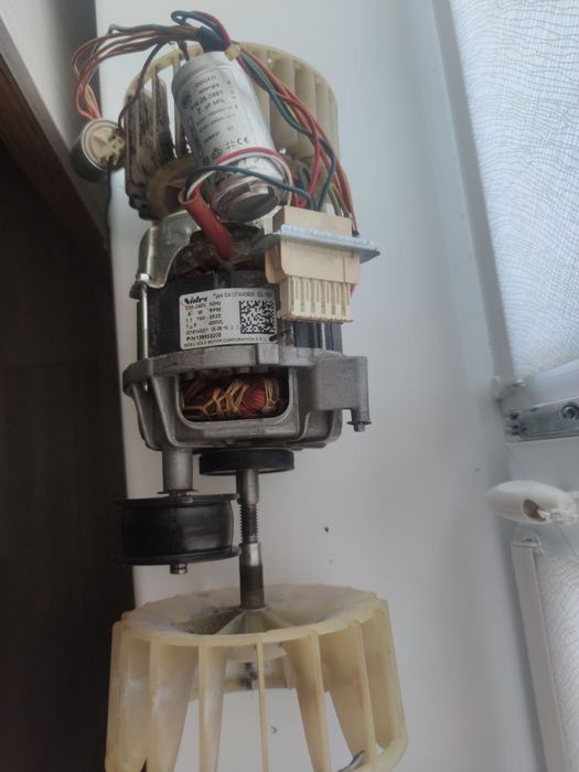 электродвигун Nidec DA107A40E00