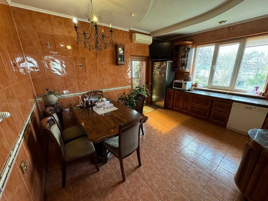 ‼️Центр‼️Цегляний будинок, 255 м², 15 соток, баня та басейн