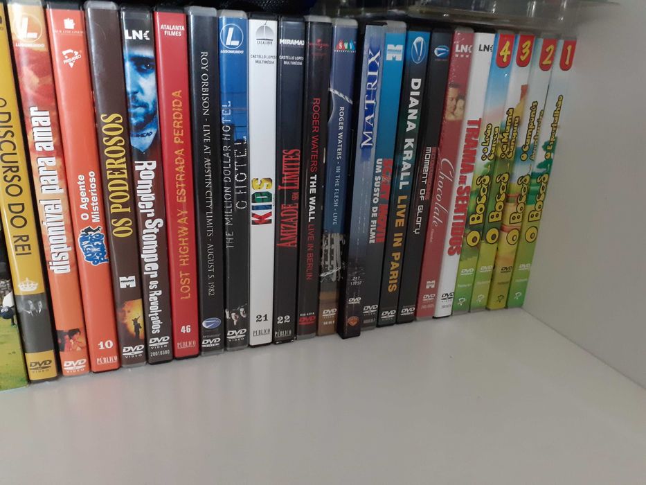 Colecção de DVDS com várias séries, filmes
