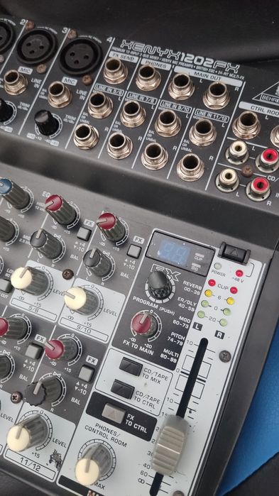 Behringer Xenyx 1202 FX