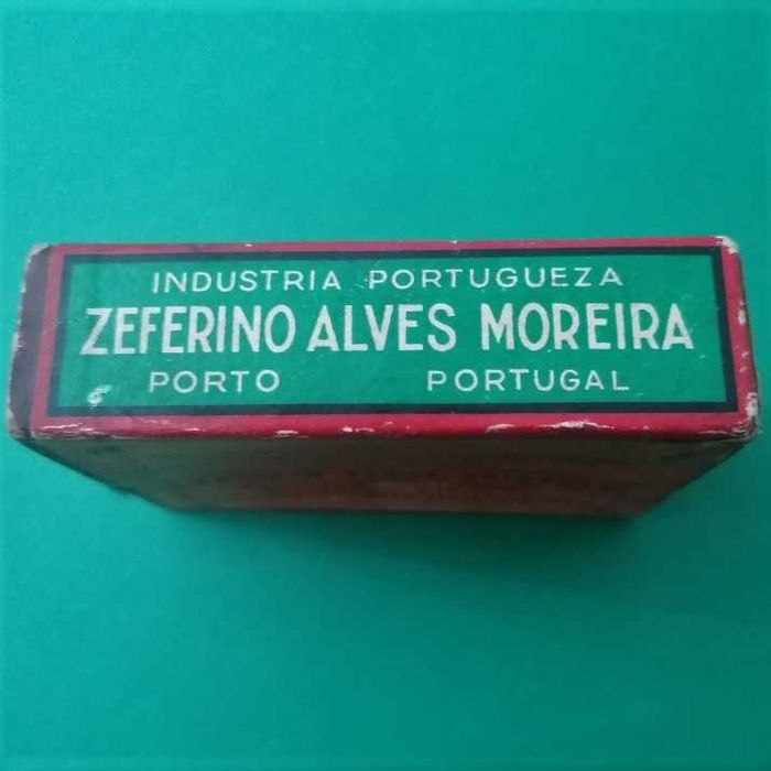 Caixa vazia de aparos de aço, Zeferino Alves Moreira