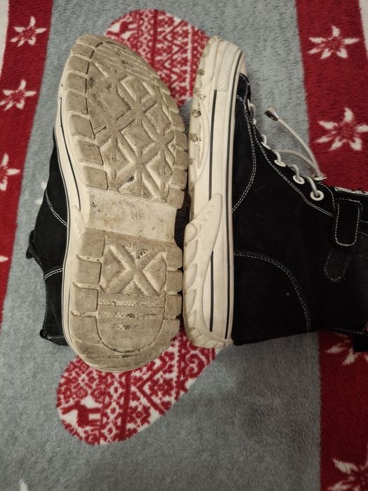 Продам ботинки женские осенние