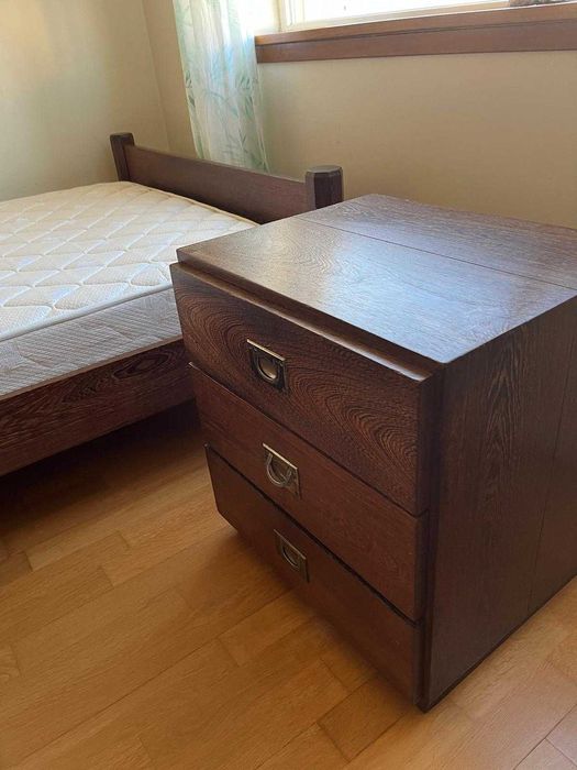 Mesa de Cabeceira em Madeira Maciça de Jambire