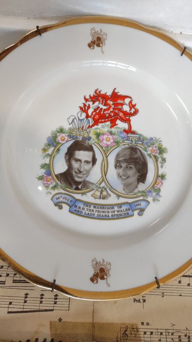 Prato Lady Diana e Príncipe Charles Antigo