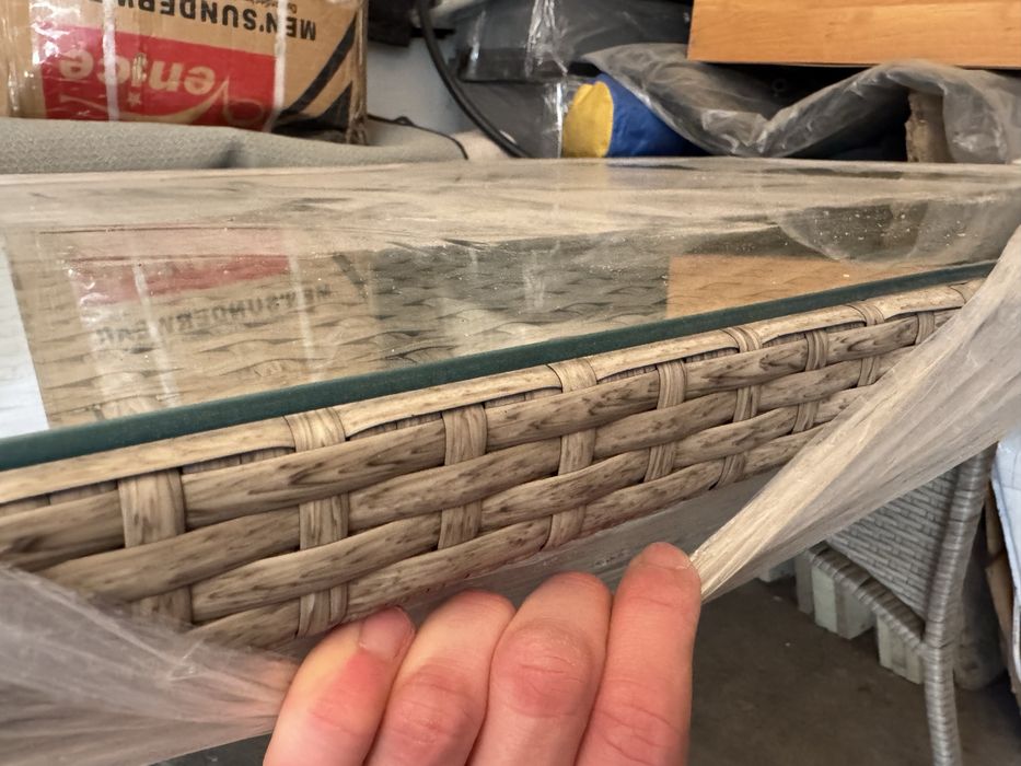 Садовий стіл з ротангу новий