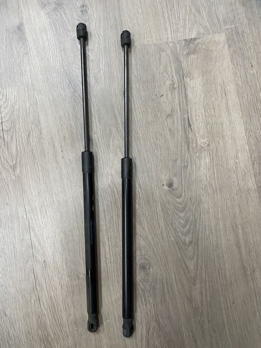 Амортизатори капота Skoda Octavia / Superb — оригінал, відмінний стан