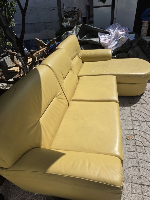 Vendo sofa com chaise longue