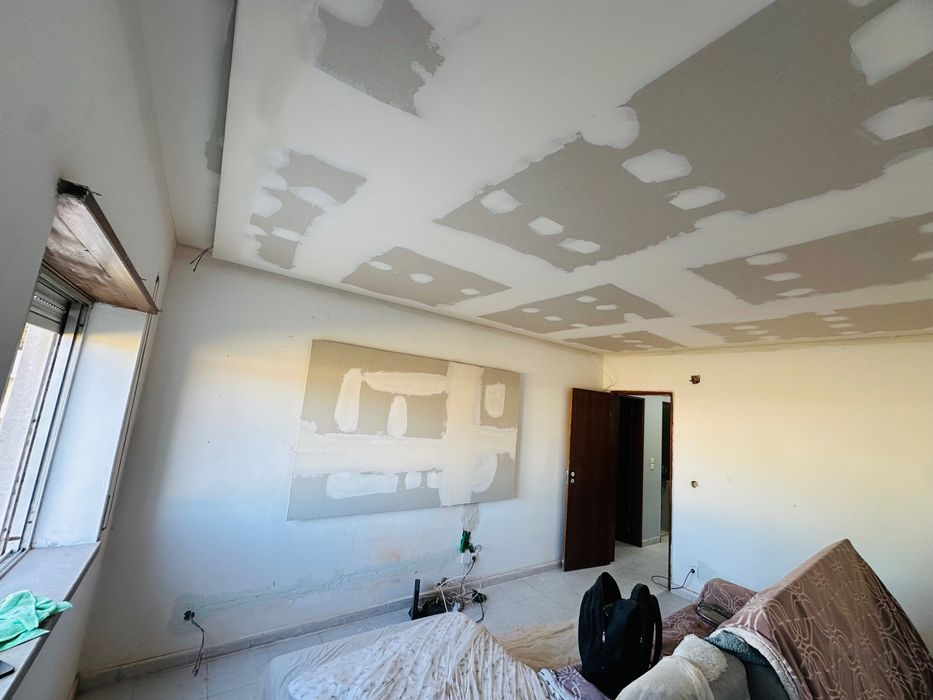 Trabalho de remodelação completo Pladur ,pintura interna e externa,Barramento,capoto