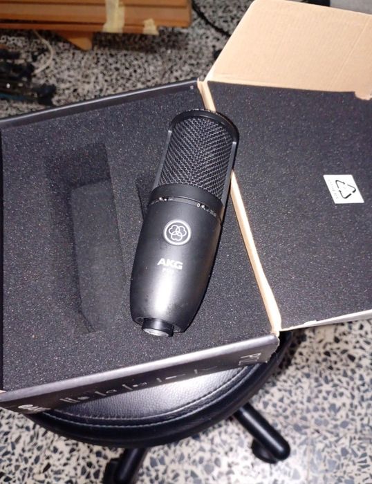 Mic AKG  P120 Condensador